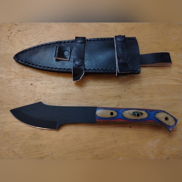 New carbon steel D2 men's hunting knife with sheath